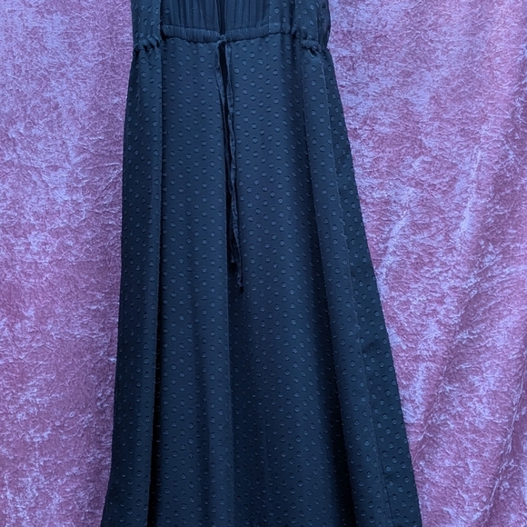 Long black flowy dress - Picture 2 of 6